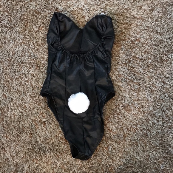 Sexy bunny outfit/costume - Picture 6 of 7